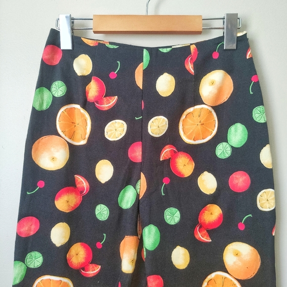 🍊Vintage Fruit Pattern Straight Leg Crop Pants 🍒 - Picture 2 of 9